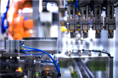 从义乌“微米工厂”窥见科技新吉利的底气